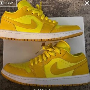 Women’s Yellow strike/ pollen and white retro 1 Jordan